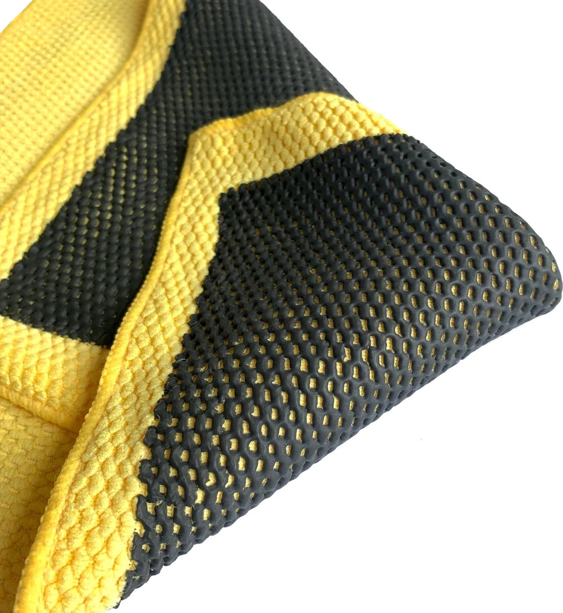 EPC® Klei Doek Auto – 3D Kleidoek – Geperforeerde Clay Towel Mitt - Auto Klei – Claybar – Auto Kleien Polijsten – Microvezel Reinigingsdoek – Hars, Teer, Vliegjes, Vogelpoep Verwijderen – Geel Zwart 4 EPC® Klei Doek Auto – 3D Kleidoek – Geperforeerde Clay Towel Mitt - Auto Klei – Claybar – Auto Kleien Polijsten – Microvezel Reinigingsdoek – Hars, Teer, Vliegjes, Vogelpoep Verwijderen – Geel Zwart - Afbeelding 2