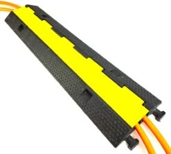 Kabeldrempel Voor 2 Laadkabels Van Elektrische Voertuigen Kabeldrempel -Auto-Onderdelenwinkel 1200x1078 1