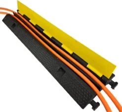 Kabeldrempel Voor 2 Laadkabels Van Elektrische Voertuigen Kabeldrempel -Auto-Onderdelenwinkel 1200x1109 2