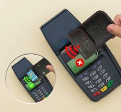 Merkloos 2x RFID Auto Keyless Beschermhoes - PU Leer - Autosleutel Bag- Faraday - -etui- Auto Rfid Blocker - Autosleutelhoes RFID - Antidiefstal - Autosleutelhoesje - Veiligheid - Car Security - Protected 11 Merkloos 2x RFID Auto Keyless Beschermhoes - PU Leer - Autosleutel Bag- Faraday - -etui- Auto Rfid Blocker - Autosleutelhoes RFID - Antidiefstal - Autosleutelhoesje - Veiligheid - Car Security - Protected -Auto-Onderdelenwinkel 1200x1118 6