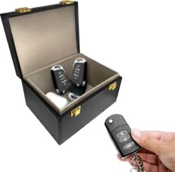 Viatel Autosleutel RFID Antidiefstal - Keyless Entry - Signaal Blocker - Anti Diefstal - Anti Skim Autosleutel RFID Antidiefstal | RFID Luxe Carbon Box | Keyless Entry Beschermdoos | Makes Easy 16 Viatel Autosleutel RFID Antidiefstal - Keyless Entry - Signaal Blocker - Anti Diefstal - Anti Skim Autosleutel RFID Antidiefstal | RFID Luxe Carbon Box | Keyless Entry Beschermdoos | Makes Easy -Auto-Onderdelenwinkel 1200x1178 1