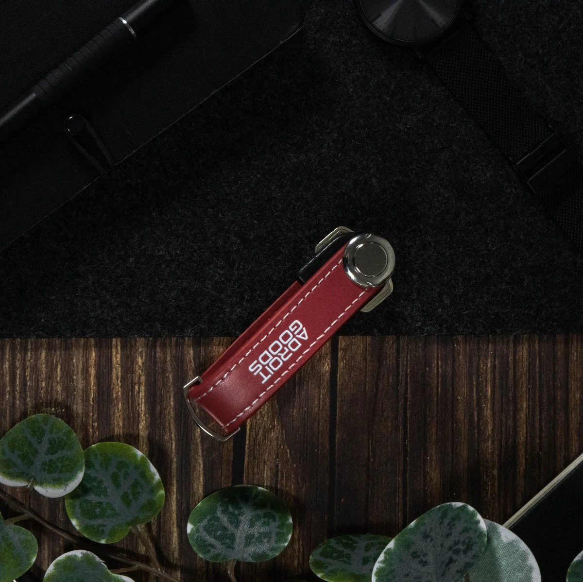 AdroitGoods Sleutel Organizer Sleutelhouder - Key Organizer - Keychain Multitool Sleutelhanger - Sleuteletui 2 Tot 7 Sleutels - Leer - Rood 9 AdroitGoods Sleutel Organizer Sleutelhouder - Key Organizer - Keychain Multitool Sleutelhanger - Sleuteletui 2 Tot 7 Sleutels - Leer - Rood - Afbeelding 7