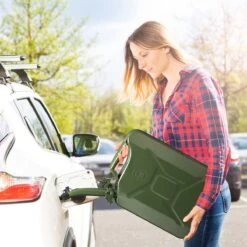Monzana Jerrycan Benzine – 3 Stuks A 20 Liter – Olijfgroen -Auto-Onderdelenwinkel 1200x1200 1023
