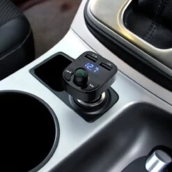 Bluetooth FM Transmitter Voor De Auto Met 12V - Kristalhelder Geluid En Zonder Ruis - Stream Muziek Vanaf Je Telefoon Via USB - Eenvoudige Plug-and-Play Installatie - Handsfree Bellen En Meer Functies Voor Een Compleet Audio-ervaring Onderweg! -Auto-Onderdelenwinkel 1200x1200 1223