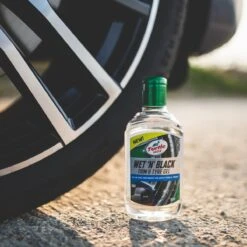 Turtle Wax Wet N Black Tyre & Trim Gel - Bandenonderhoud - Bandenreiniger - Banden En Kunststof Behandeling - 300ml -Auto-Onderdelenwinkel 1200x1200 180
