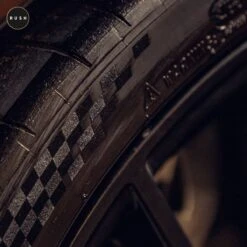 RUSH Bandenglans - Auto & Motor - Auto Wassen - Bandenzwart - Rubber Care 300ml -Auto-Onderdelenwinkel 1200x1200 186