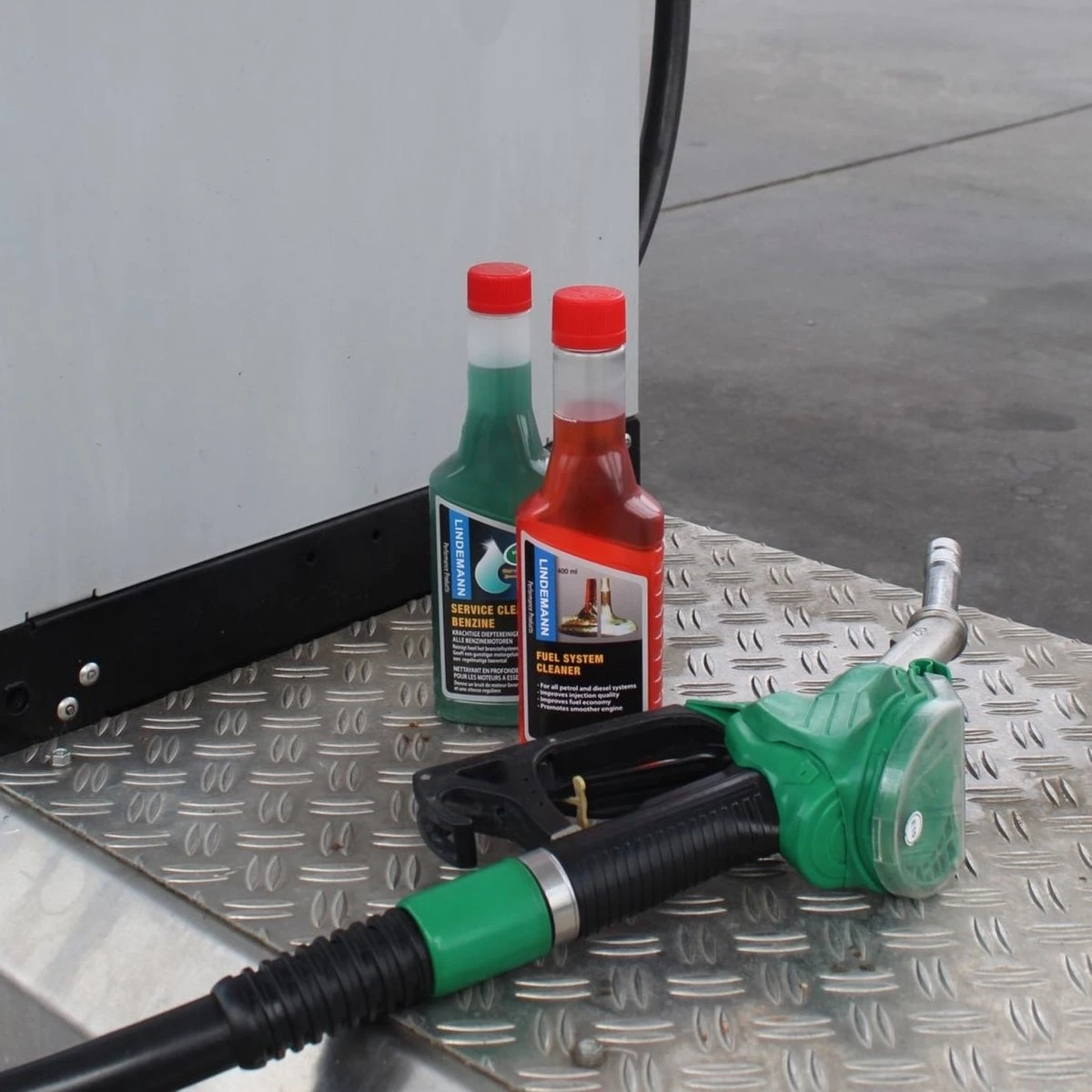 Lindemann Benzine Treatment Bundle - Service Cleaner Benzine - Benzine Reiniger - Benzine Additief - Injectie Reiniger Benzine- Benzine Additieven - Onderhoud & Verbeterde Prestatie 5 Lindemann Benzine Treatment Bundle - Service Cleaner Benzine - Benzine Reiniger - Benzine Additief - Injectie Reiniger Benzine- Benzine Additieven - Onderhoud & Verbeterde Prestatie - Afbeelding 3