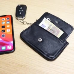 Safekeepers Sleuteletuis - Sleuteletui Met Rits - Sleuteletui Dames En Heren - 2 Stuks - Zwart En Kroko Bruin 19 Safekeepers Sleuteletuis - Sleuteletui Met Rits - Sleuteletui Dames En Heren - 2 Stuks - Zwart En Kroko Bruin -Auto-Onderdelenwinkel 1200x1200 513