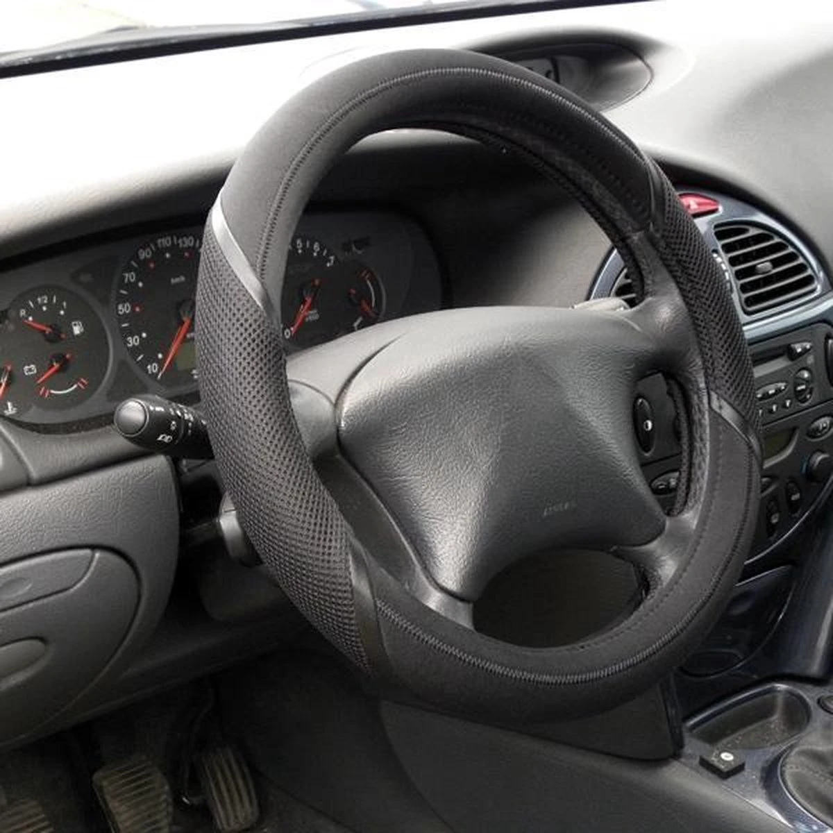 Carpoint Stuurhoes Auto 37-39cm Met Stroeve Handgrepen 4 Carpoint Stuurhoes Auto 37-39cm Met Stroeve Handgrepen - Afbeelding 2