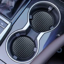 Merkloos Set Van 2 Bekerhouder Inleggers - Carbon Look - Geschikt Voor Oa. Audi, BMW, Mercedes, Skoda, Volkswagen, Kia, Volvo, Peugeot, Renault, JEEP, Mitsubishi, Opel, Honda, Toyota, Hyundai - Carbon Bekerhouders Onderzetters - Auto Accessoires -Auto-Onderdelenwinkel 1200x1200 581