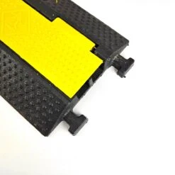 Kabeldrempel Voor 2 Laadkabels Van Elektrische Voertuigen Kabeldrempel -Auto-Onderdelenwinkel 1200x1200 830