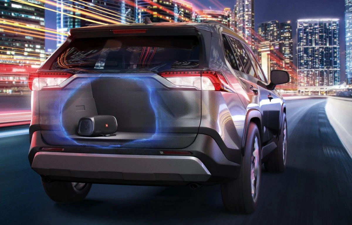 JBL BassPro Go Plus - 2 In 1 Subwoofer - Auto Subwoofer - Bluetooth Speaker - 200 W - Met Thuislader 7 JBL BassPro Go Plus - 2 In 1 Subwoofer - Auto Subwoofer - Bluetooth Speaker - 200 W - Met Thuislader - Afbeelding 5