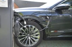 EV Cable Hook Kabelhaak Kabel Hanger -Auto-Onderdelenwinkel 1200x796 4