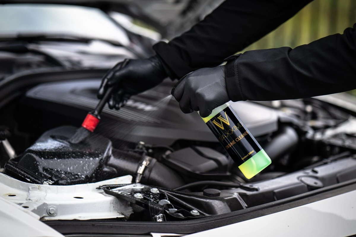 Waxximo Engine Cleaner - Olie & Vet Vlekken Verwijderraar - Motorruimte Motorcompartiment Reiniger - Ontvetten Ontvetter- Auto Wassen 7 Waxximo Engine Cleaner - Olie & Vet Vlekken Verwijderraar - Motorruimte Motorcompartiment Reiniger - Ontvetten Ontvetter- Auto Wassen - Afbeelding 5