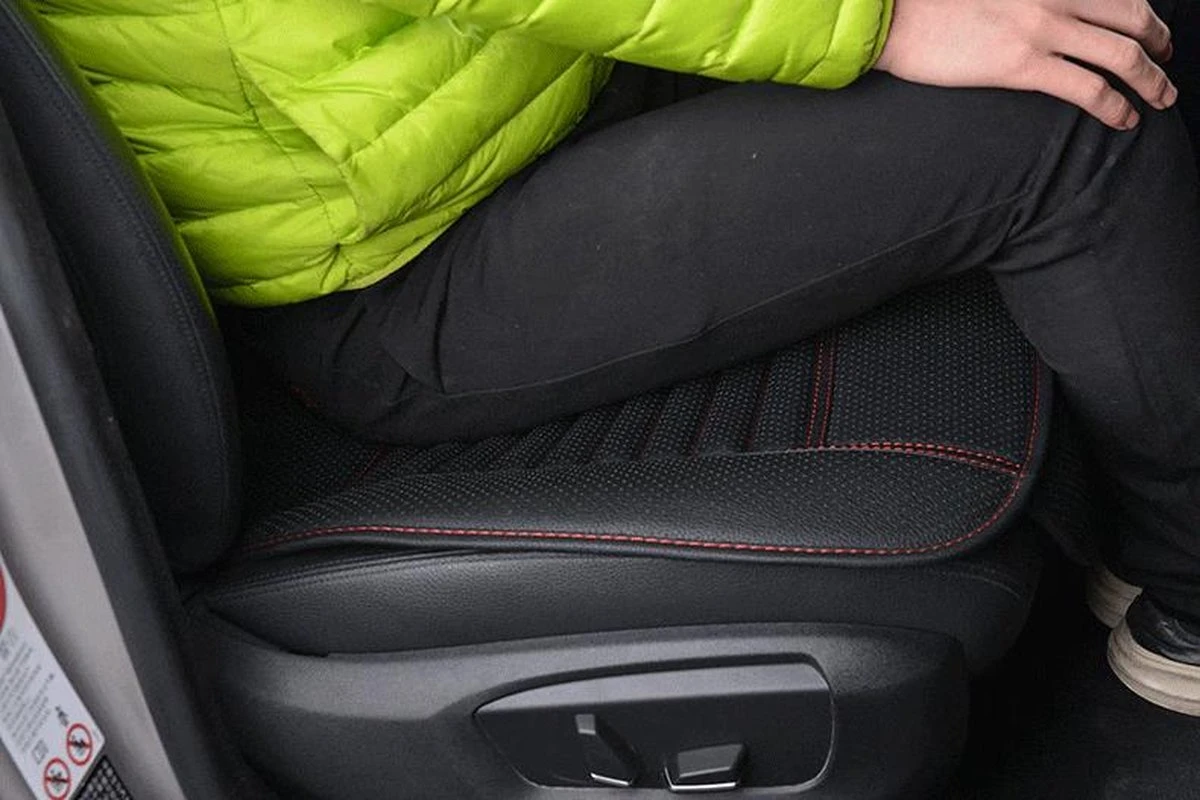 Nezr® Autostoelhoes Universeel Compleet Set 3 Delig - Leer - Auto Accessoires - Autohoes - Autostoel Beschermer - Zwart/Rood 9 Nezr® Autostoelhoes Universeel Compleet Set 3 Delig - Leer - Auto Accessoires - Autohoes - Autostoel Beschermer - Zwart/Rood - Afbeelding 7