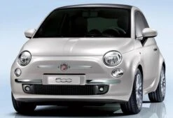 Embleem Logo Fiat 500 2007-2014 Voorzijde 6 Embleem Logo Fiat 500 2007-2014 Voorzijde -Auto-Onderdelenwinkel 1200x823 5