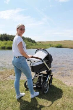 Dooky Universal Cover Zonnescherm Kinderwagen - Origami Swallow Grey Jade 24 Dooky Universal Cover Zonnescherm Kinderwagen - Origami Swallow Grey Jade -Auto-Onderdelenwinkel 799x1200 4