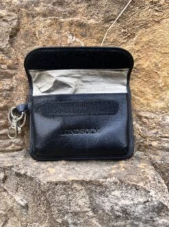 Lundholm RFID Autosleutel Hoesje RFID Antidiefstal - Sleuteletui Faraday Box Rfid Beschermhoes Autosleutel - Portemonnee Heren Klein - Sleuteletui Klein Sleutelmapje Anti-skim - Cadeau Voor Man Cadeautje Voor Hem | Lundholm Gotland Serie -Auto-Onderdelenwinkel 899x1200 8