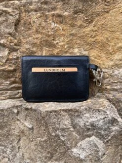 Lundholm RFID Autosleutel Hoesje RFID Antidiefstal - Sleuteletui Faraday Box Rfid Beschermhoes Autosleutel - Portemonnee Heren Klein - Sleuteletui Klein Sleutelmapje Anti-skim - Cadeau Voor Man Cadeautje Voor Hem | Lundholm Gotland Serie -Auto-Onderdelenwinkel 899x1200 9