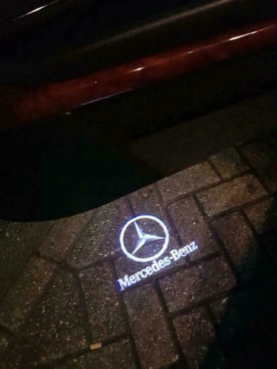 Merkloos Mercedes Deur Logo Projector - Portier Voertuigverlichting - Auto Deur Verlichting - Auto Interieur - Mercedes Accessoires - Set Van 2 - Portierverlichting - Laser Projector 5 Merkloos Mercedes Deur Logo Projector - Portier Voertuigverlichting - Auto Deur Verlichting - Auto Interieur - Mercedes Accessoires - Set Van 2 - Portierverlichting - Laser Projector - Afbeelding 3